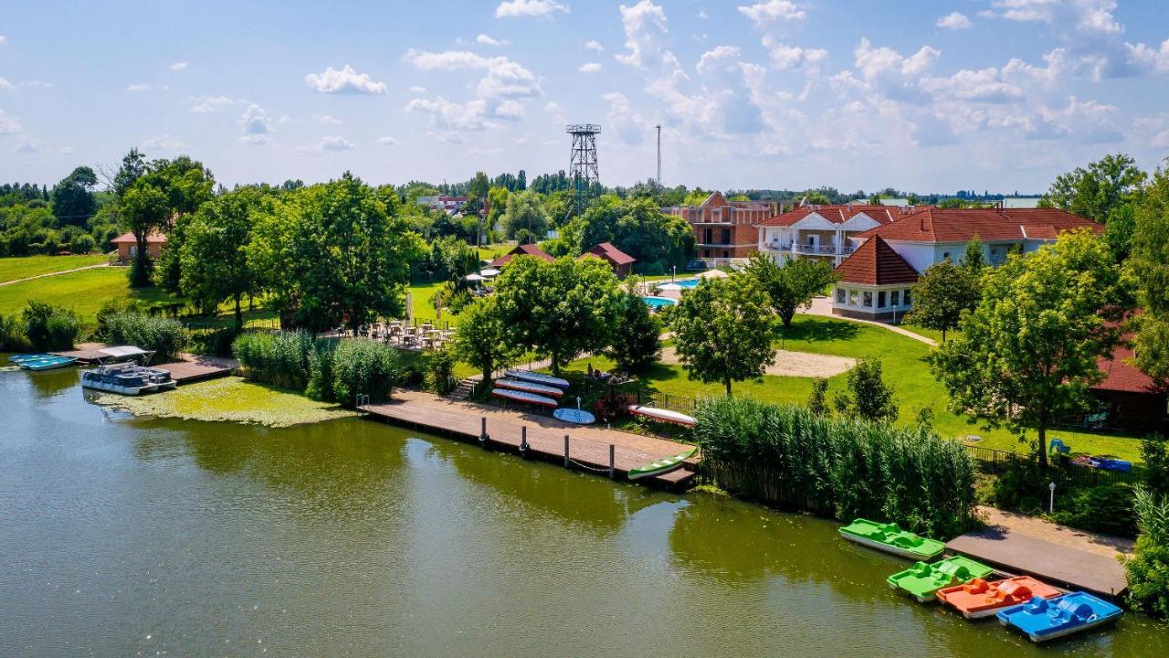 Aranyszarvas Panzió Szarvas Exterior foto